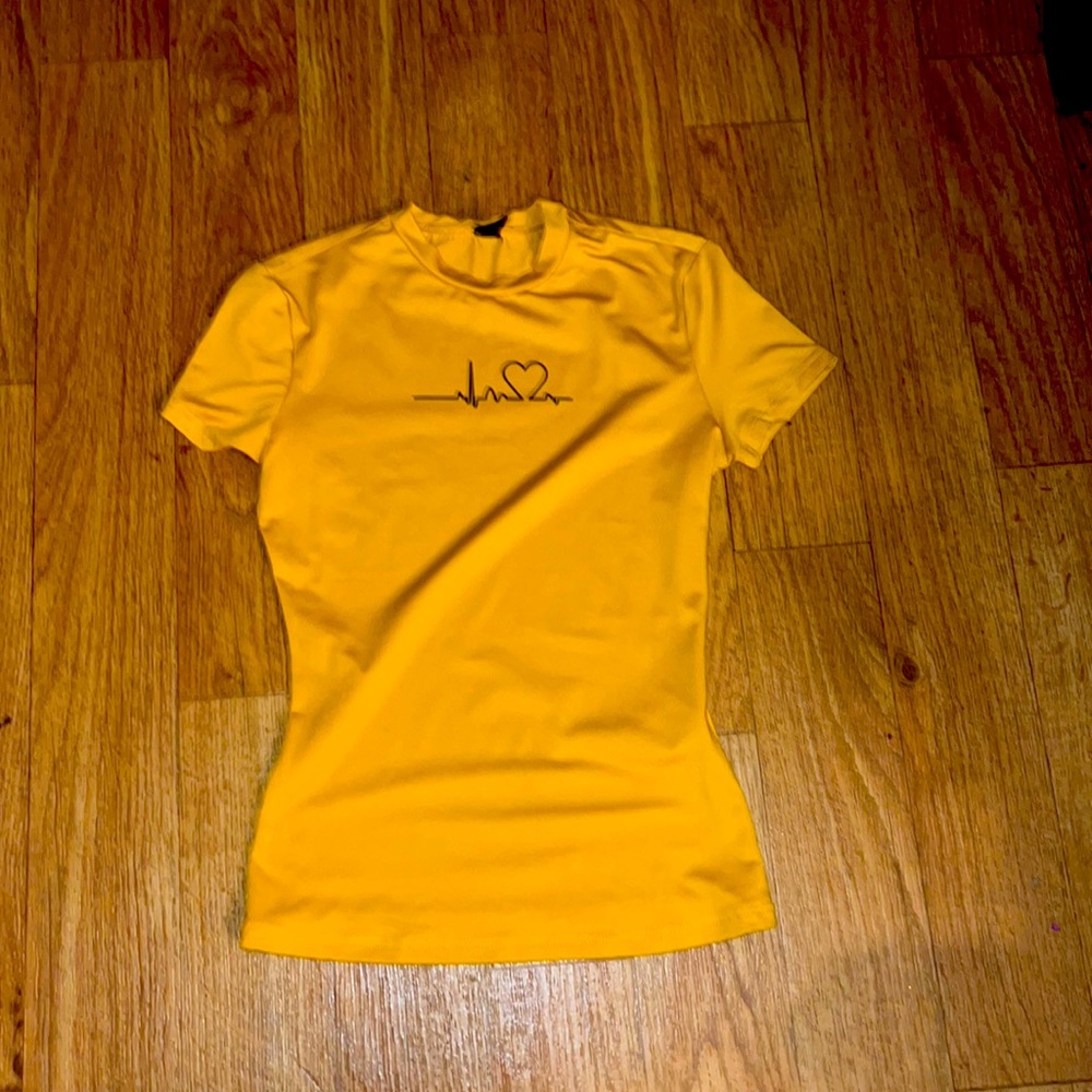 Yellow short sleeve
